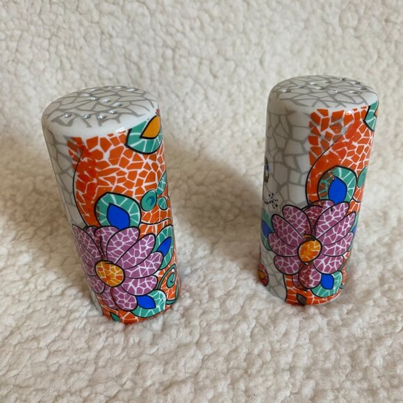 Antoni Gaudi Barcelona Spain Salt & Pepper Shakers Mosaic - Picture 6 of 7